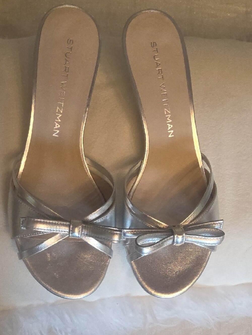 Stuart Weitzman Felicity Slide Metallic Silver Knot-Front Kitten Heel Mules 8 - Picture 3 of 16